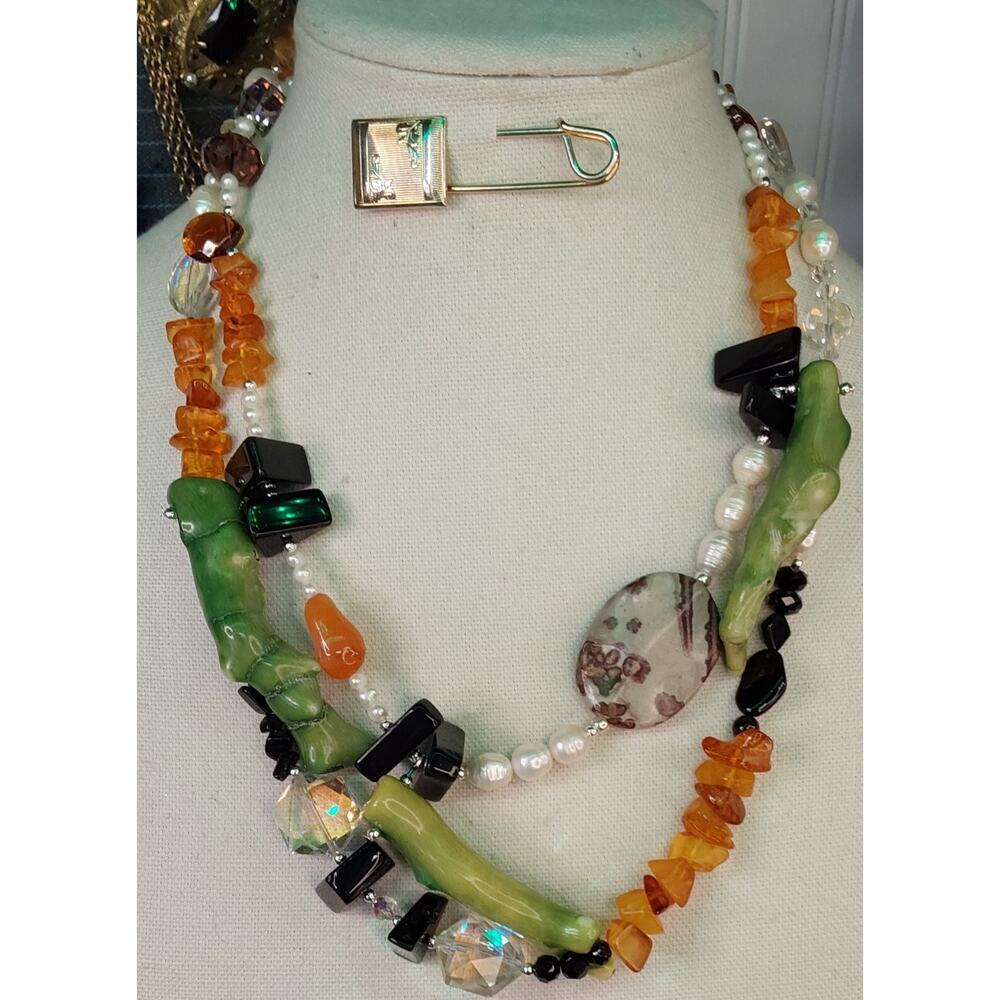 artisan necklace With Green Coral, Citrine, Abmer And Crystal